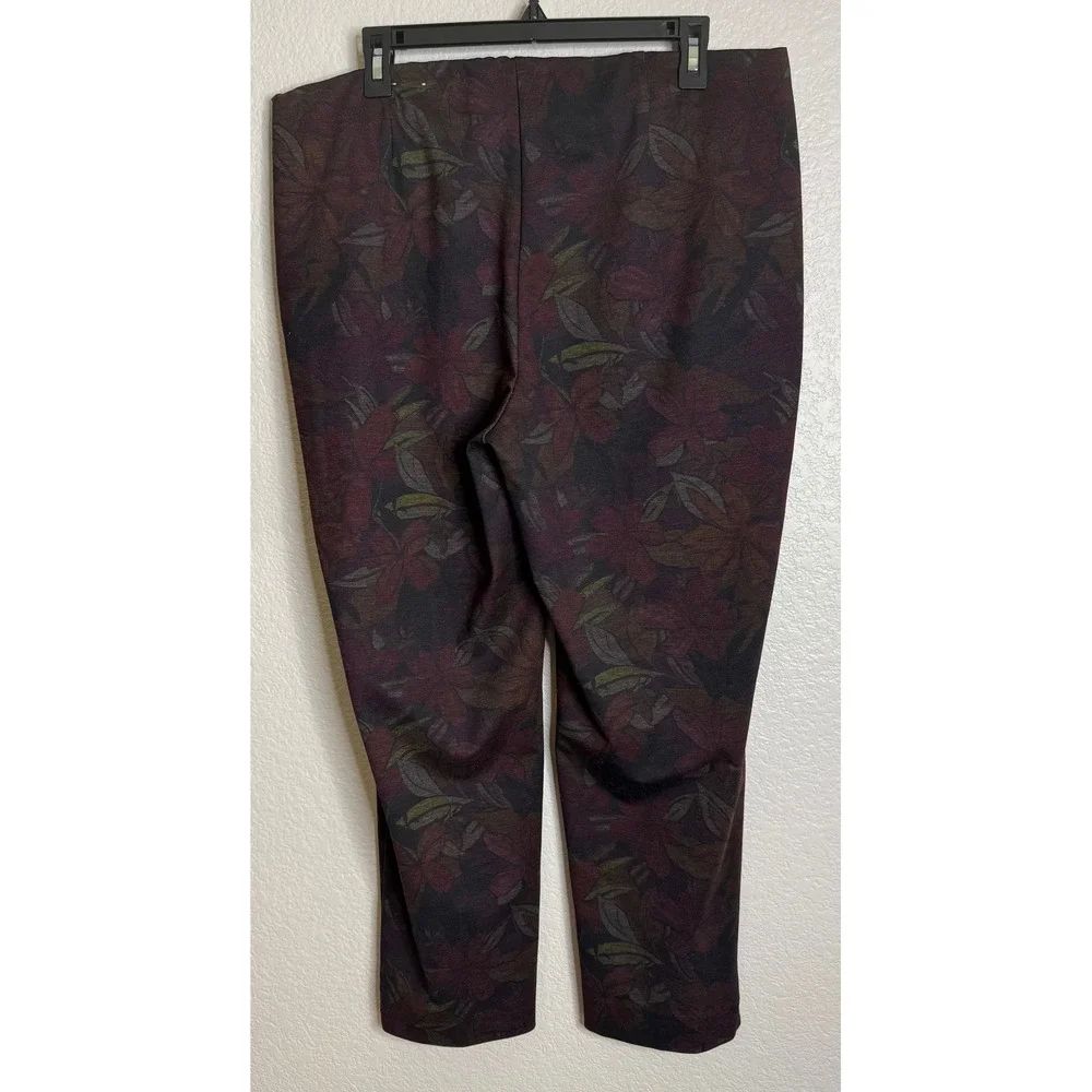 Chicos 3 US XL Fabulously Slimming Ankle Pants Burgundy Floral Stretch Pull On